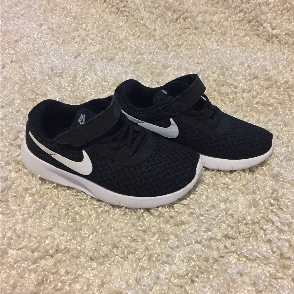 *Toddler* Nike size 10c